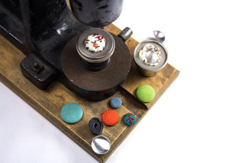 Individualisiere deine Knöpfe mit Stoff und Leder