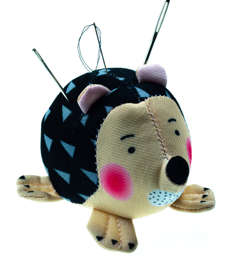 Igel Ignatz das Nadelkissen