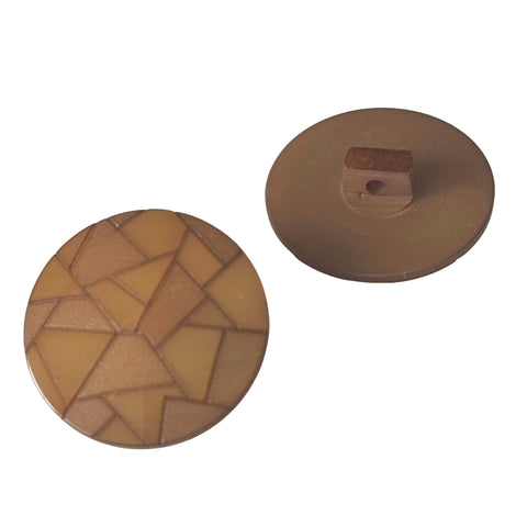 Brauner Blazerknopf mit geometrischem Muster und Öse auf der Rückseite