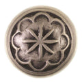 Metallknopf mit Blumenmotiv in Altsilber-Silber mit Öse-Befestigung in 18–24 mm