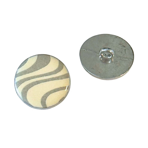 Retro Metallknopf MK-36 in Silber mit creme-grauem Muster als Ösen Knopf in 15 mm bis 23 mm